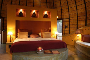 Bedroom hoyo Hoyo safari Lodge