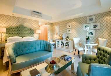 Luxury Bedroom Twelve Apostle's Hotel Cape Town