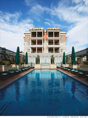 Cape Grace Hotel pool
